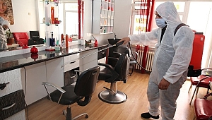 Berber, Kuaför ve Güzellik Salonları Dezenfekte Ediliyor