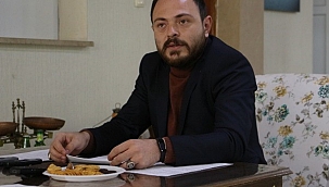 Yapraklı Meslek Yüksek Okulu'nun Tabelası İlçede; Okulun Kendisi İse Şehir Merkezinde