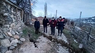 Çankırı'nın Çerkeş İlçesi Akhasan Köyünde Toprak Kayması: 6 Ev Tahliye Edildi