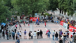3x3 Sokak Basketbolu Turnuvası Heyecanlı Başladı
