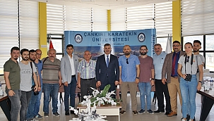 Rektör Çiftçi Basın Mensuplarıyla Bilgilendirme Ve Değerlendirme Toplantısı Yaptı