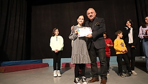 Çocuk Meclisinde Mazbata Heyecanı