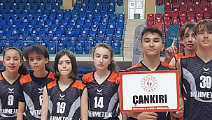 Mehmetçik Ortaokulu Basketbol Takımı Türkiye Finallerinde