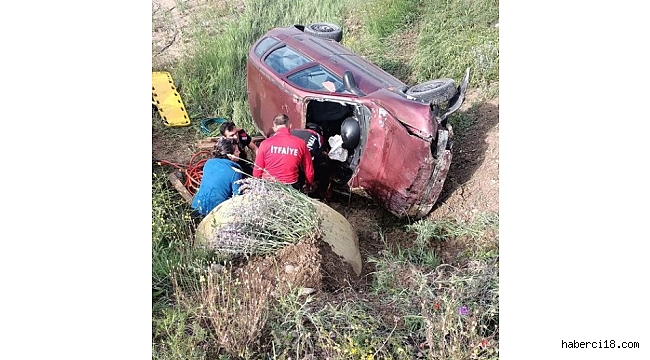 Çankırı'da Şarampole Devrilen Otombildeki 1 Kişi Öldü, 1 Kişi Yaralandı