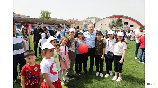 Başkan Esen'e Çocuklardan Sevgi Seli