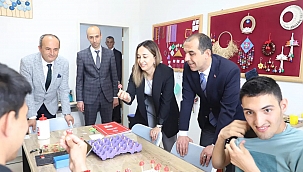 Vali Taşolar, Özel Eğitim Pkulunu Ziyaret Etti