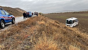 Cenazeye Giden Midibüs Şarampole Devrildi 29 Yaralı