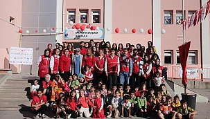 Nesiller Değişir,  Hilal'e Adanan Yürekler Değişmez…