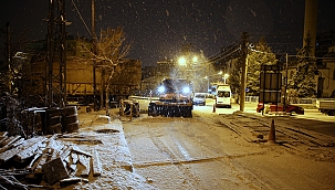 Beklenen Kar Geldi, Belediye Ekipleri Teyakkuza Geçti