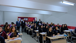 Vali Taşolar Çankırı Lisesini Ziyaret Etti