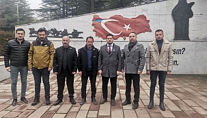 Anahtar Partisi Çankırı İl Başkanı Burak Ak'tan Şehitlik Ziyareti