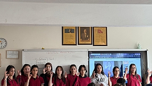 İşaret Dili ile Şarkılar Seslendirdiler