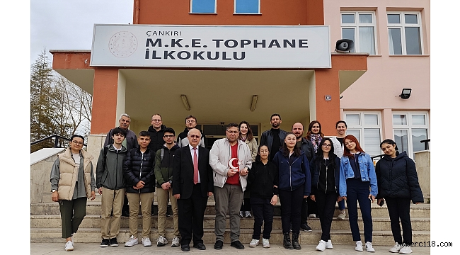 Öğrenciden Öğretmene Anlamlı Ziyaret