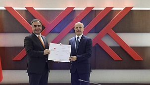 Prof. Dr. Mevlüt Karataş Mazbatasını Aldı