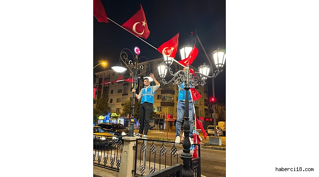 AK Gençlik Çankırı'yı Ay Yıldızla Donattı