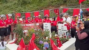 Çankırı 18 Vites Bisiklet ve Doğa Sporları Kulübü Üyeleri Eren Bülbül'ün Kabrini Ziyaret Etti