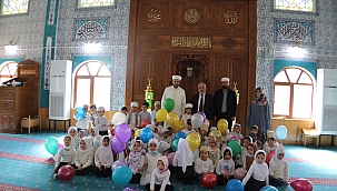 Minik Yürekler Camilerde Buluştu