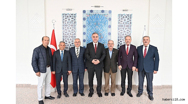 TÜRKAV Başkanı Bölükbaşı ÇAKÜ Rektörü Karataş'ı Ziyaret Etti