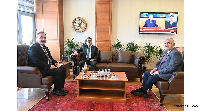 Büyükelçi Kılıç'tan ÇAKÜ Öğrencilerine Kariyer ve Diplomasi Tavsiyeleri