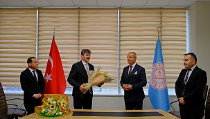 Muammer Öztürk Görevini Ayhan Işık'a Devretti