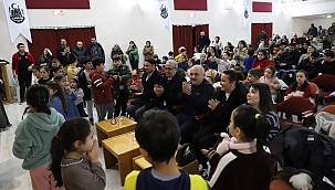 Esen'in Karne Hediyesi Tiyatro Etkinliğine Bin Çocuk Katıldı