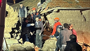 Kızılırmak Cacıklar Köyünde Ahır Çöktü 5 Hayvan Öldü