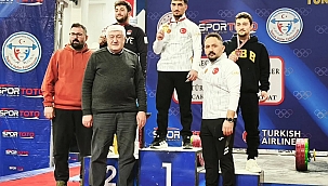 Milli Haltercimiz Ramazan Efe Yılmaz Çankırı'ya Altın Madalya İle Döndü