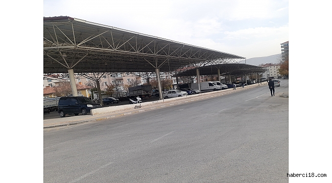 Pazar Pazarı Yaya Yolu Kaldırımları Kel Ali'nin Bağına Dönmüş Kimsenin Umurunda Değil (Özel Haber)