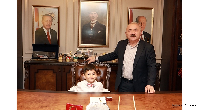 Başkan Esen Makamını Miniklere Açtı