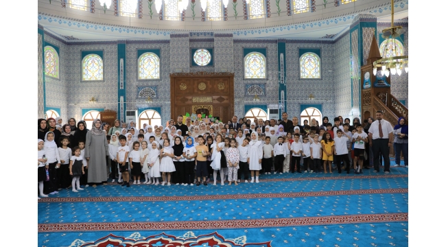 İmam-I Azam Camii'nde Yaz Kur'an Kursları Kapanış Programı Gerçekleştirildi