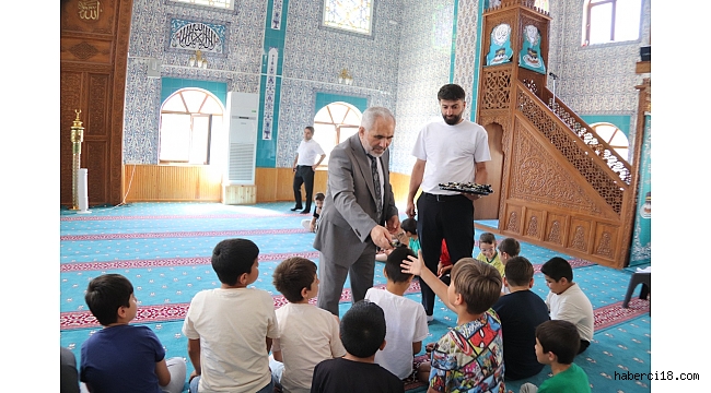 Yaz Kur'an Kursu Öğrencilerine İkramda Bulunuldu