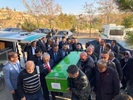 Son Başbakan Binali Yıldırım, Çankırı'da Bir Yakınının Cenaze Törenine Katıldı